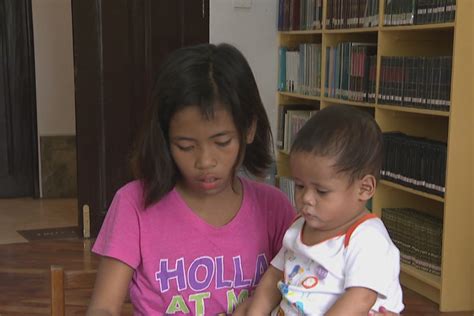puke ng bata|Ang batang si Aria .